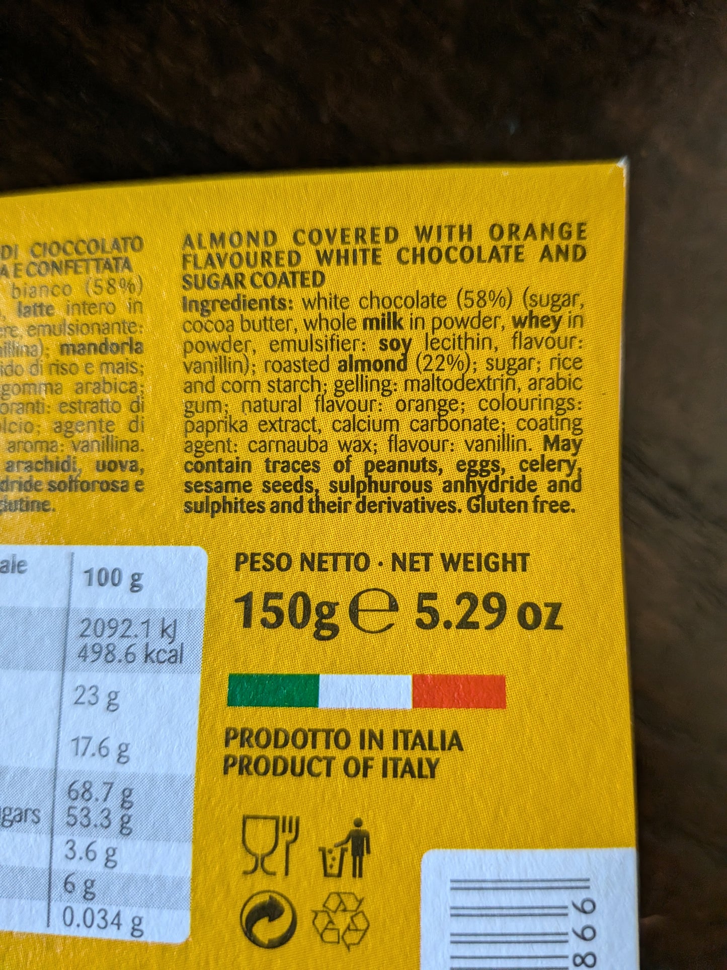 Barra de turrón suave de limón y pistacho bañada en chocolate blanco (5.29 oz)